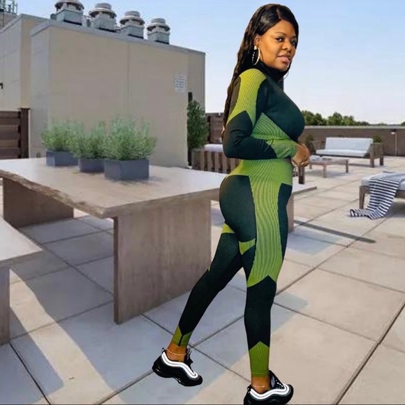 Active Wear Set - Picture 3 of 3